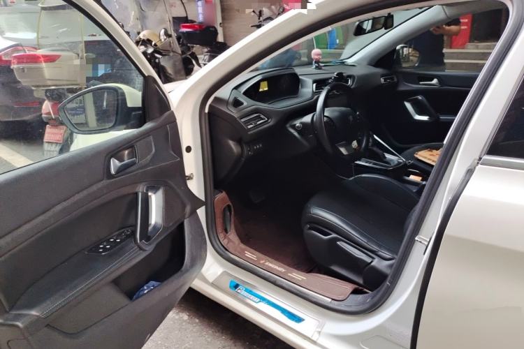 Used Peugeot 308 2016 1.6L Automatic Luxury Edition Driver Seat
