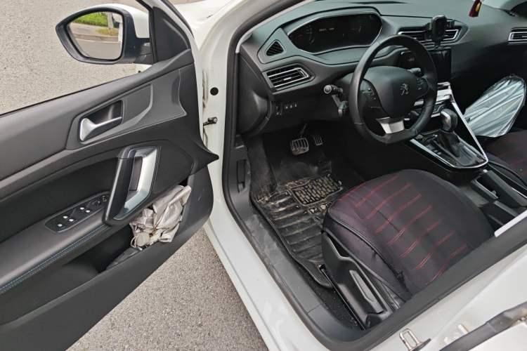Used Peugeot 308 2016 230THP Automatic Luxury Edition Driver Seat