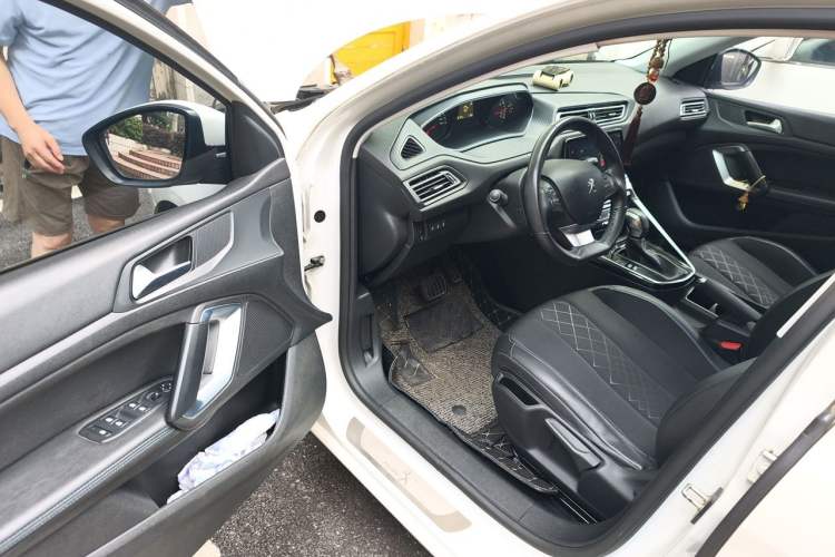 Used Peugeot 308 2016 1.6L Automatic Luxury Edition Driver Seat