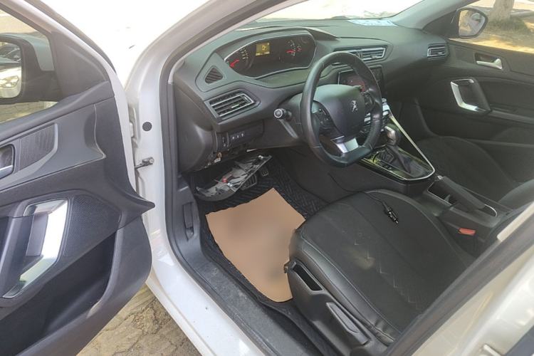 Used Peugeot 308 2016 1.6L Automatic Luxury Edition Driver Seat
