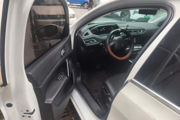 Used Peugeot 308 2016 1.6L Automatic Luxury Edition Driver Seat