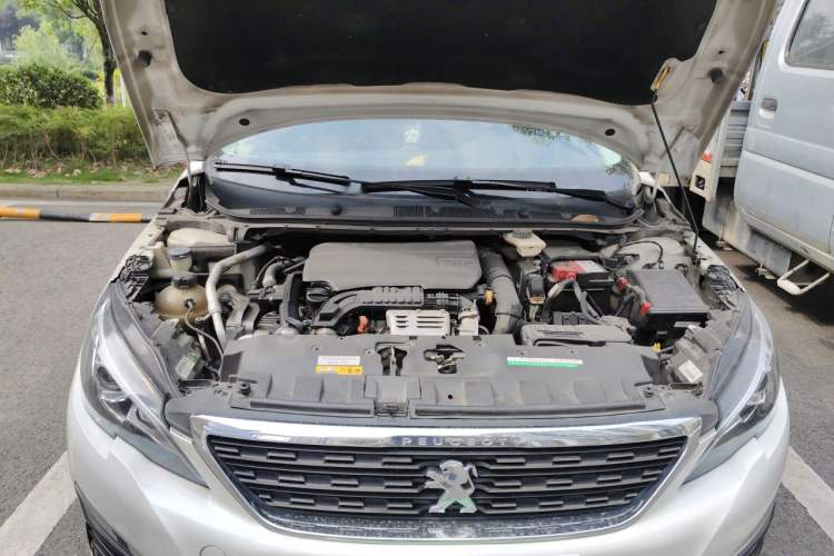 Used Peugeot 308 2016 230THP Automatic Luxury Edition Engine Bay