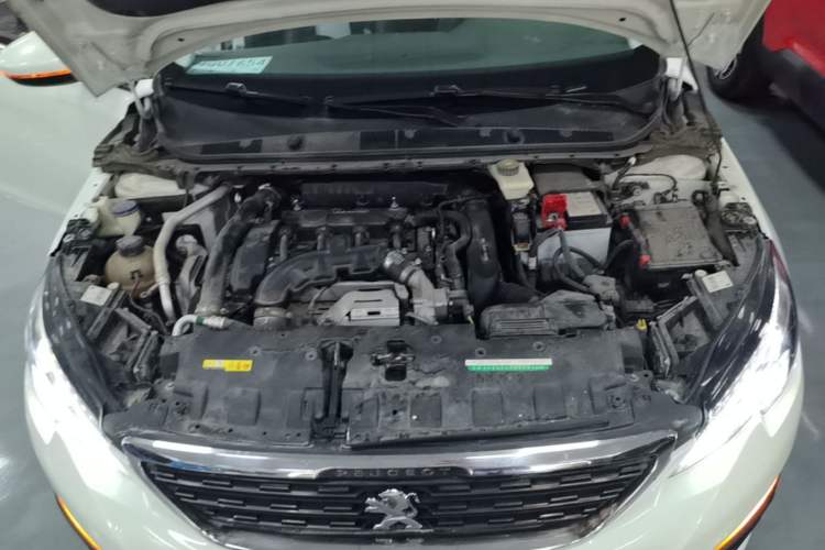 Used Peugeot 308 2016 350THP Automatic Prestige Edition Engine Bay