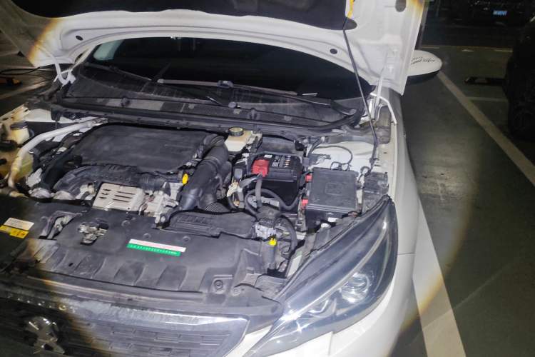Used Peugeot 308 2016 230THP Automatic Luxury Edition Engine Bay Left