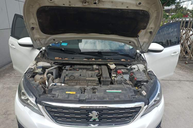 Used Peugeot 308 2016 1.6L Manual Fashion Edition Engine Bay