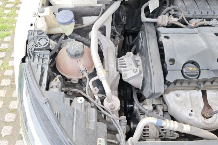 Used Peugeot 308 2016 1.6L Automatic Luxury Edition Engine Bay Right