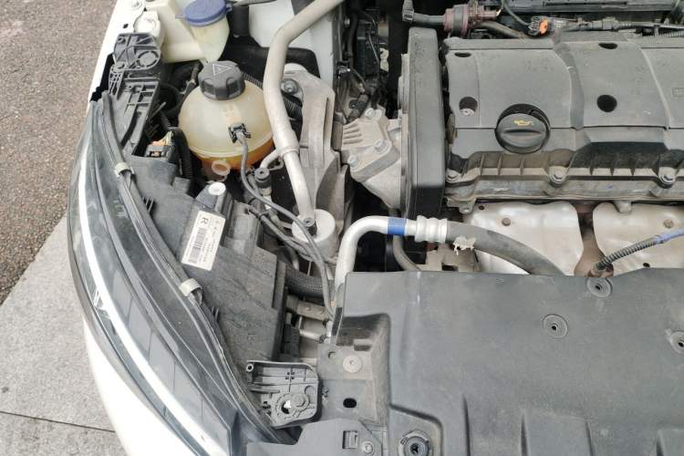 Used Peugeot 308 2016 1.6L Automatic Luxury Edition Engine Bay Right