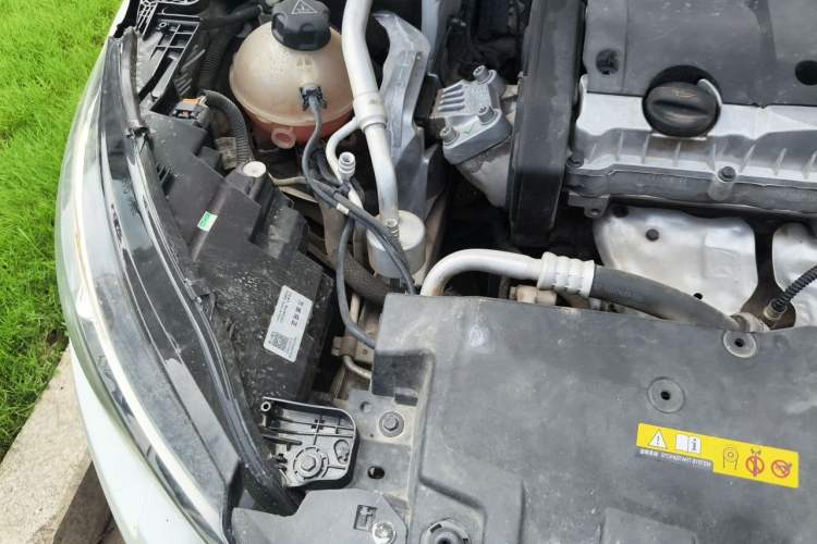 Used Peugeot 308 2016 1.6L Automatic Luxury Edition Engine Bay Right
