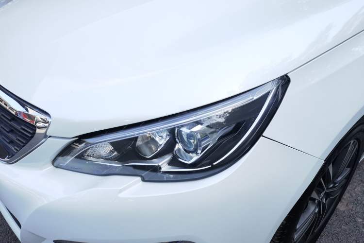 Used Peugeot 308 2016 1.6L Automatic Luxury Edition Exterior 12