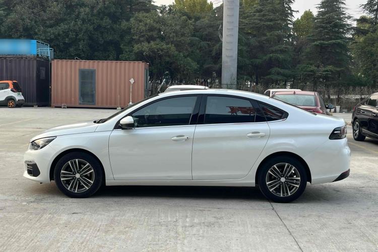 Used Peugeot 308 2016 1.6L Automatic Luxury Edition Exterior 3