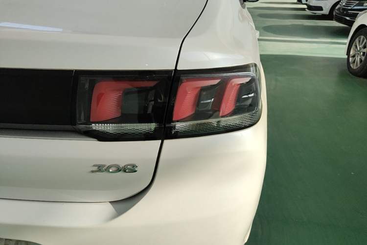 Used Peugeot 308 2016 1.6L Manual Fashion Edition Exterior 3