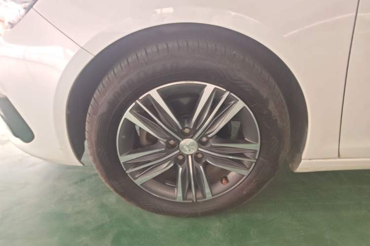 Used Peugeot 308 2016 1.6L Manual Fashion Edition Exterior 4