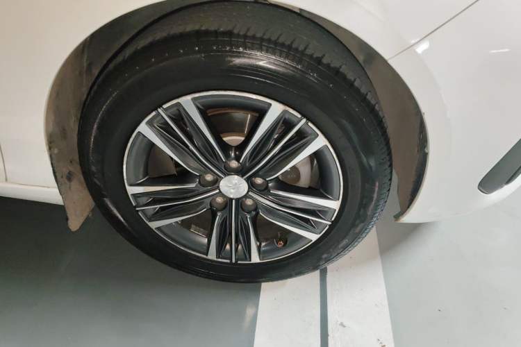 Used Peugeot 308 2016 1.6L Automatic Luxury Edition Exterior 4