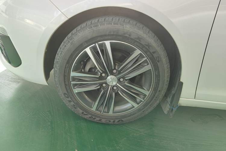 Used Peugeot 308 2016 1.6L Manual Fashion Edition Exterior 4