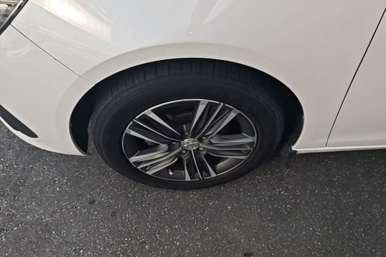 Used Peugeot 308 2016 1.6L Automatic Fashion Edition Exterior 4
