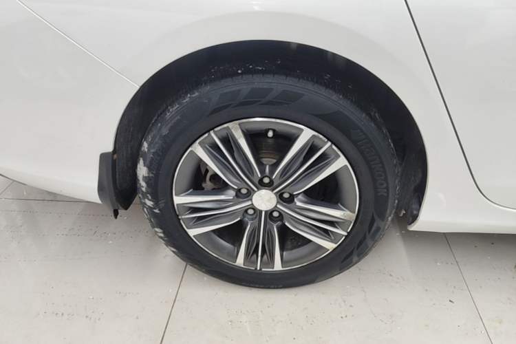 Used Peugeot 308 2016 1.6L Automatic Fashion Edition Exterior 5