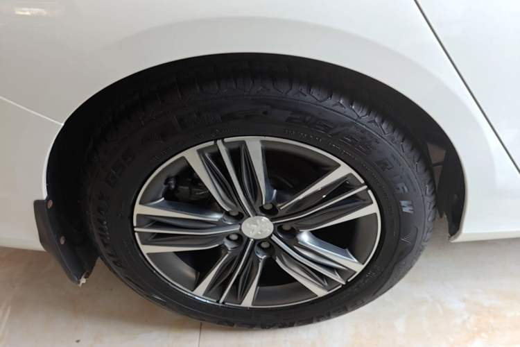 Used Peugeot 308 2016 1.6L Automatic Luxury Edition Exterior 5