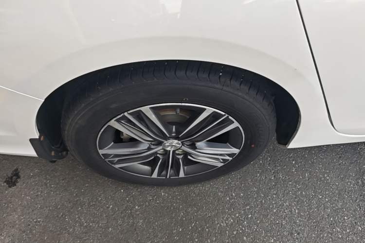 Used Peugeot 308 2016 1.6L Automatic Fashion Edition Exterior 5