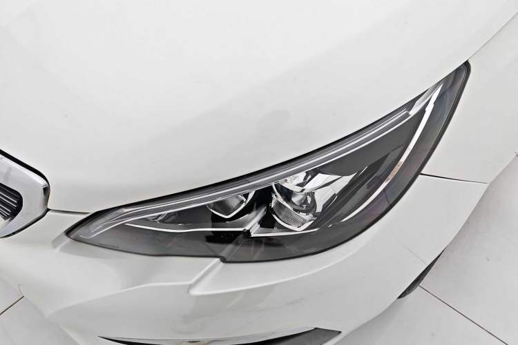 Used Peugeot 308 2016 1.6L Automatic Luxury Edition Exterior 6