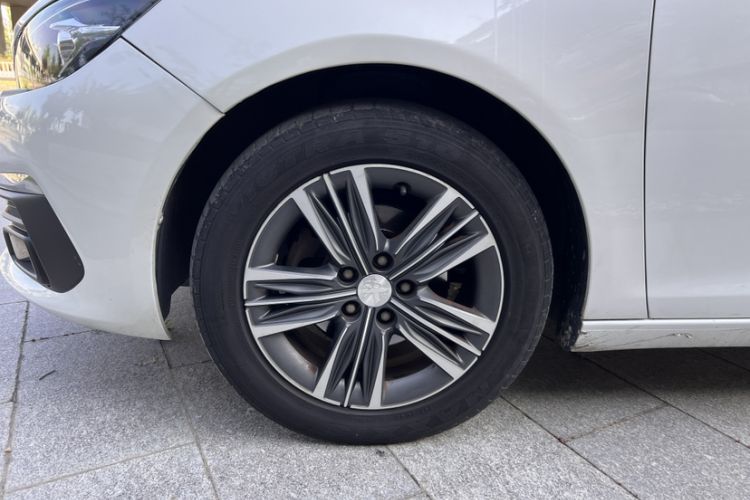 Used Peugeot 308 2016 1.6L Automatic Luxury Edition Exterior 6