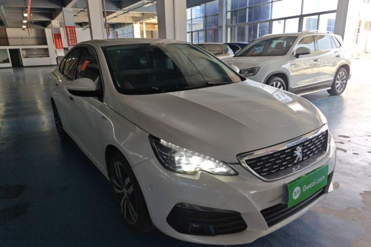 Used Peugeot 308 2016 350THP Automatic Prestige Edition Front Right 45 Deg
