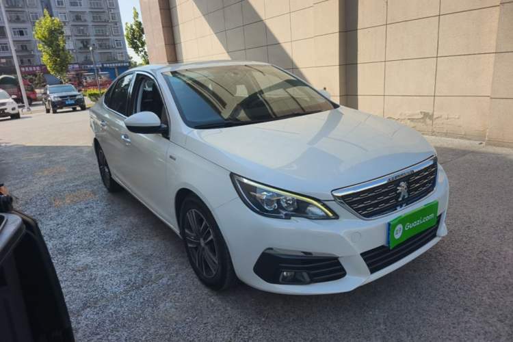 Used Peugeot 308 2016 230THP Automatic Luxury Edition Front Right 45 Deg
