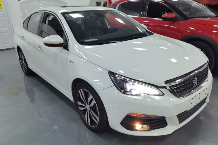 Used Peugeot 308 2016 350THP Automatic Prestige Edition Front Right 45 Deg