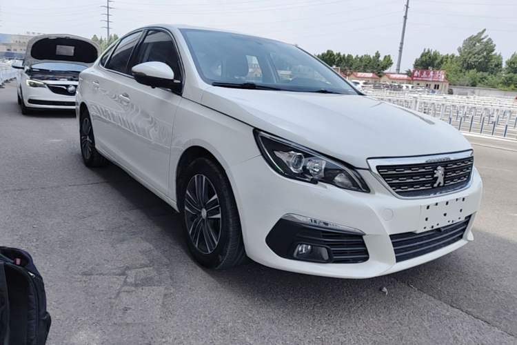 Used Peugeot 308 2016 1.6L Automatic Luxury Edition Front Right 45 Deg