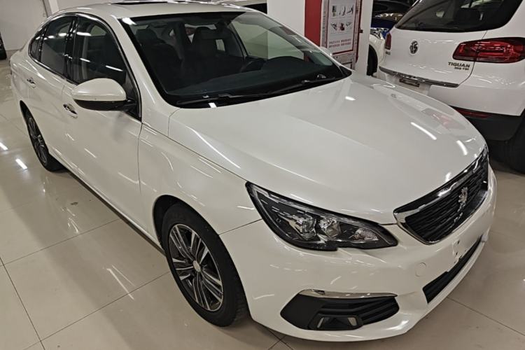 Used Peugeot 308 2016 1.6L Automatic Luxury Edition Front Right 45 Deg