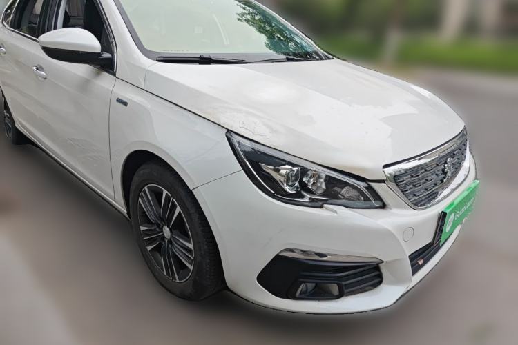 Used Peugeot 308 2016 230THP Automatic Luxury Edition Front Right 45 Deg