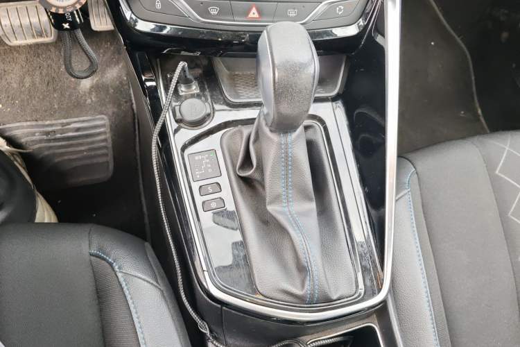 Used Peugeot 308 2016 1.6L Automatic Luxury Edition Gear Lever