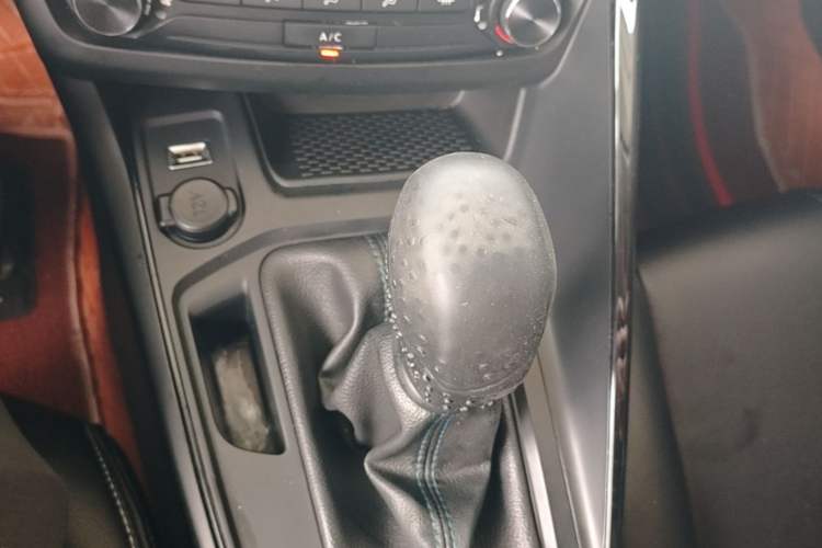 Used Peugeot 308 2016 1.6L Manual Fashion Edition Gear Lever