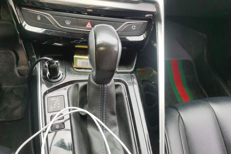 Used Peugeot 308 2016 1.6L Automatic Luxury Edition Gear Lever