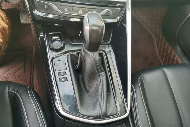 Used Peugeot 308 2016 1.6L Automatic Luxury Edition Gear Lever
