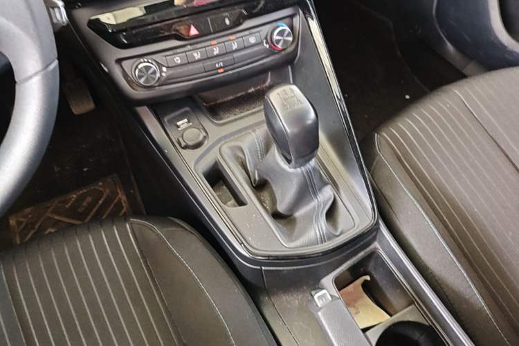Used Peugeot 308 2016 1.6L Manual Fashion Edition Gear Lever