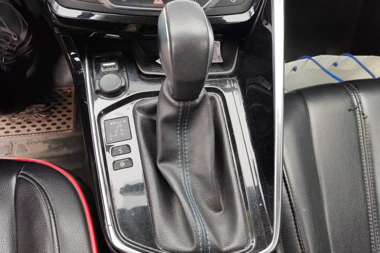Used Peugeot 308 2016 1.6L Automatic Luxury Edition Gear Lever