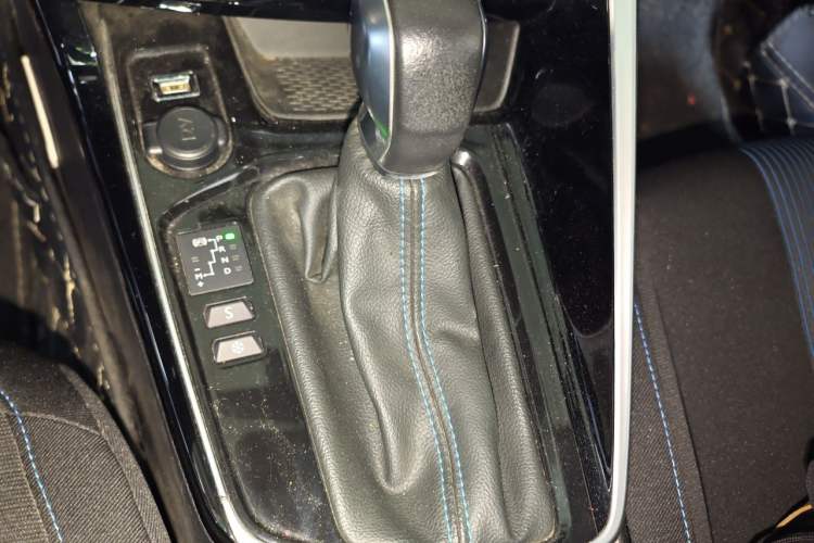 Used Peugeot 308 2016 1.6L Automatic Luxury Edition Gear Lever