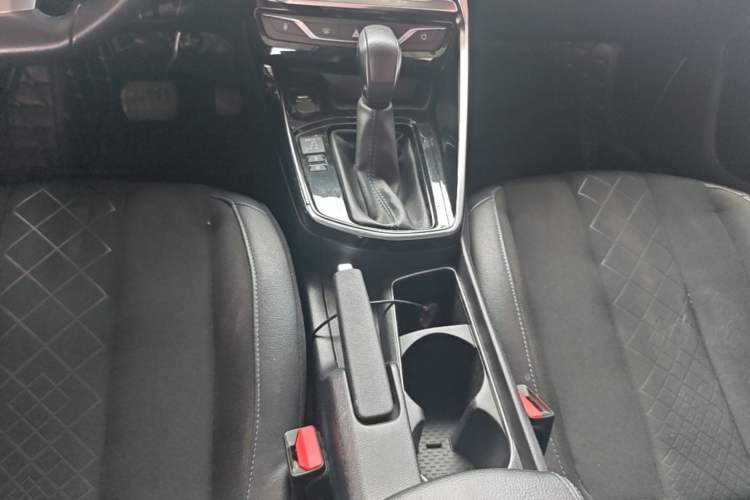 Used Peugeot 308 2016 1.6L Automatic Luxury Edition Gear Lever
