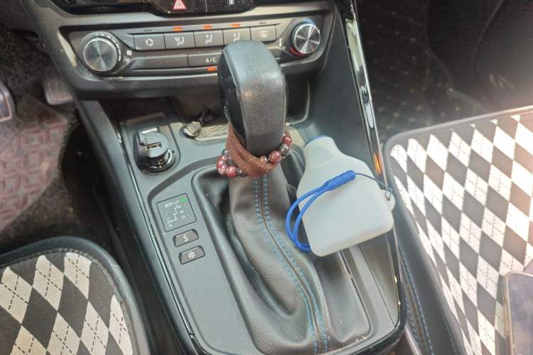 Used Peugeot 308 2016 1.6L Automatic Fashion Edition Gear Lever