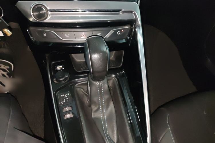 Used Peugeot 308 2016 1.6L Automatic Luxury Edition Gear Lever