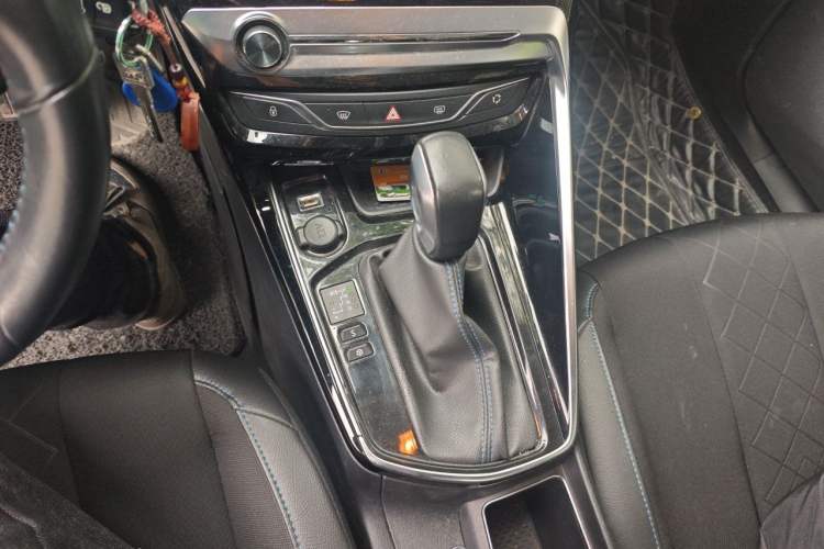Used Peugeot 308 2016 1.6L Automatic Luxury Edition Gear Lever