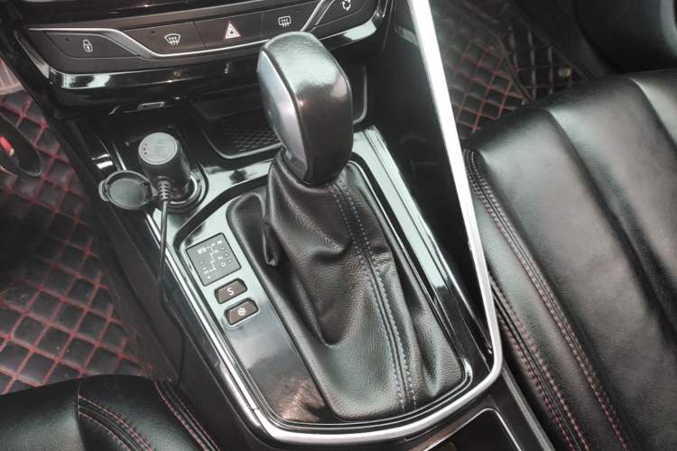 Used Peugeot 308 2016 1.6L Automatic Luxury Edition Gear Lever