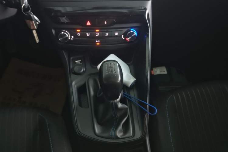 Used Peugeot 308 2016 1.6L Manual Fashion Edition Gear Lever