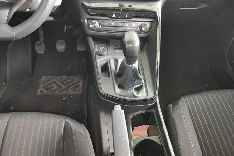 Used Peugeot 308 2016 1.6L Manual Fashion Edition Gear Lever