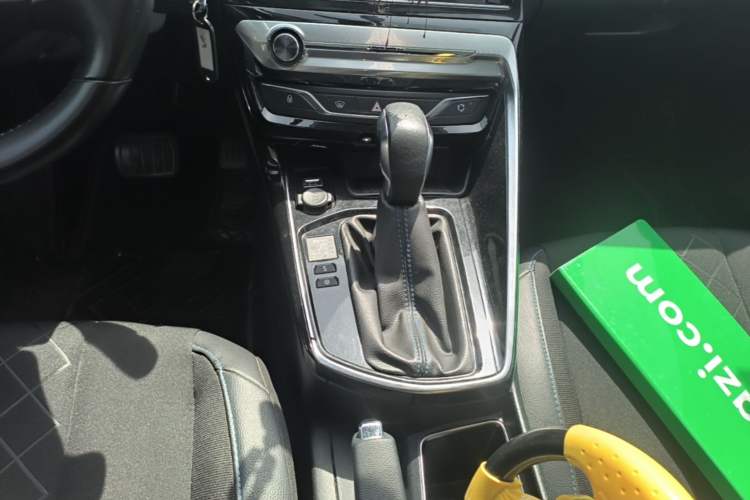 Used Peugeot 308 2016 1.6L Automatic Luxury Edition Gear Lever