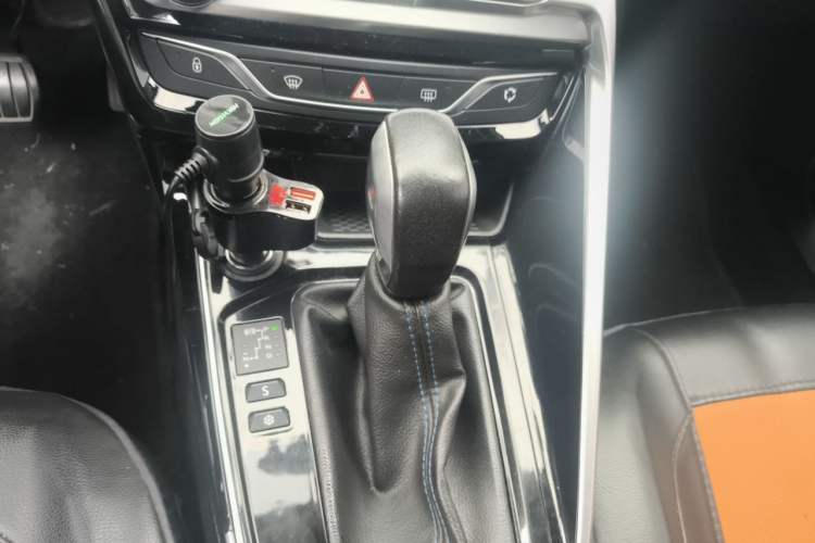 Used Peugeot 308 2016 230THP Automatic Luxury Edition Gear Lever