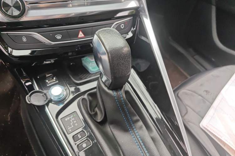 Used Peugeot 308 2016 1.6L Automatic Luxury Edition Gear Lever