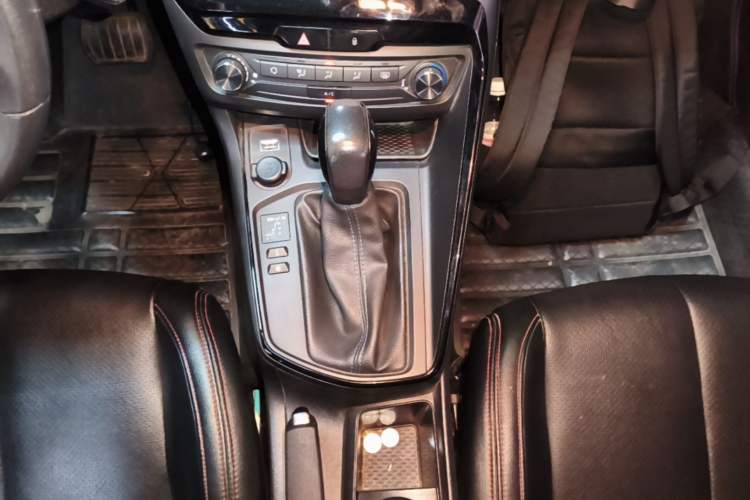 Used Peugeot 308 2016 1.6L Automatic Fashion Edition Gear Lever