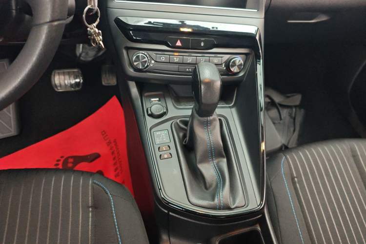 Used Peugeot 308 2016 1.6L Automatic Fashion Edition Gear Lever