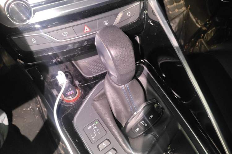 Used Peugeot 308 2016 350THP Automatic Prestige Edition Gear Lever